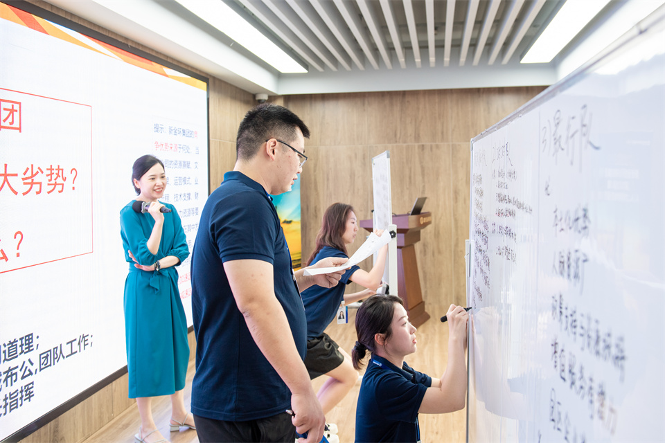 第四段前滑動(dòng) (1).jpg 第四段前滑動(dòng) (1).jpg