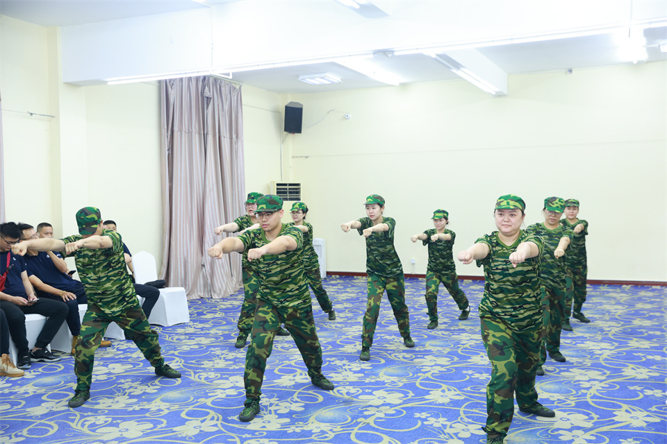 軍訓(xùn)匯報.jpg 軍訓(xùn)匯報.jpg